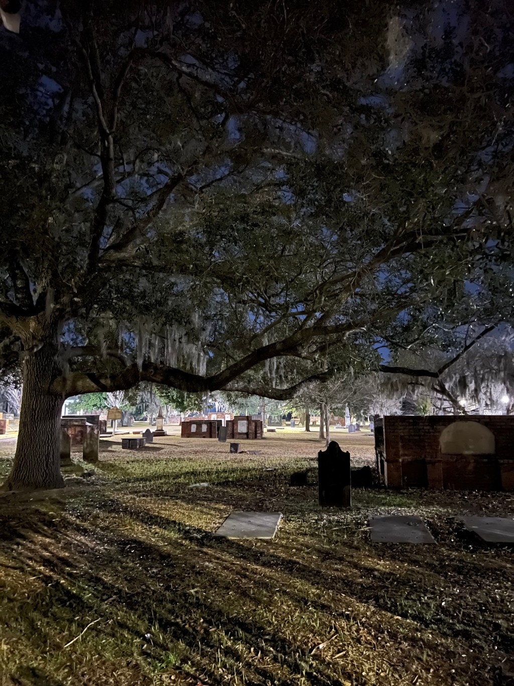 Friday Night: Great Eats & Ghostly&nbsp;Adventures